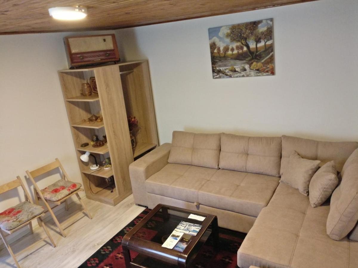 Gjakova Garden Guesthouse מראה חיצוני תמונה