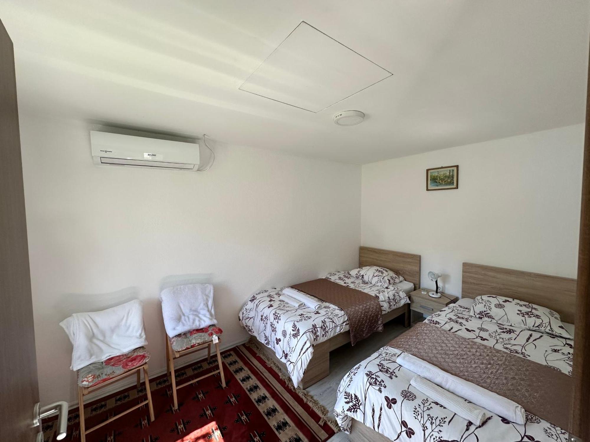 Gjakova Garden Guesthouse מראה חיצוני תמונה
