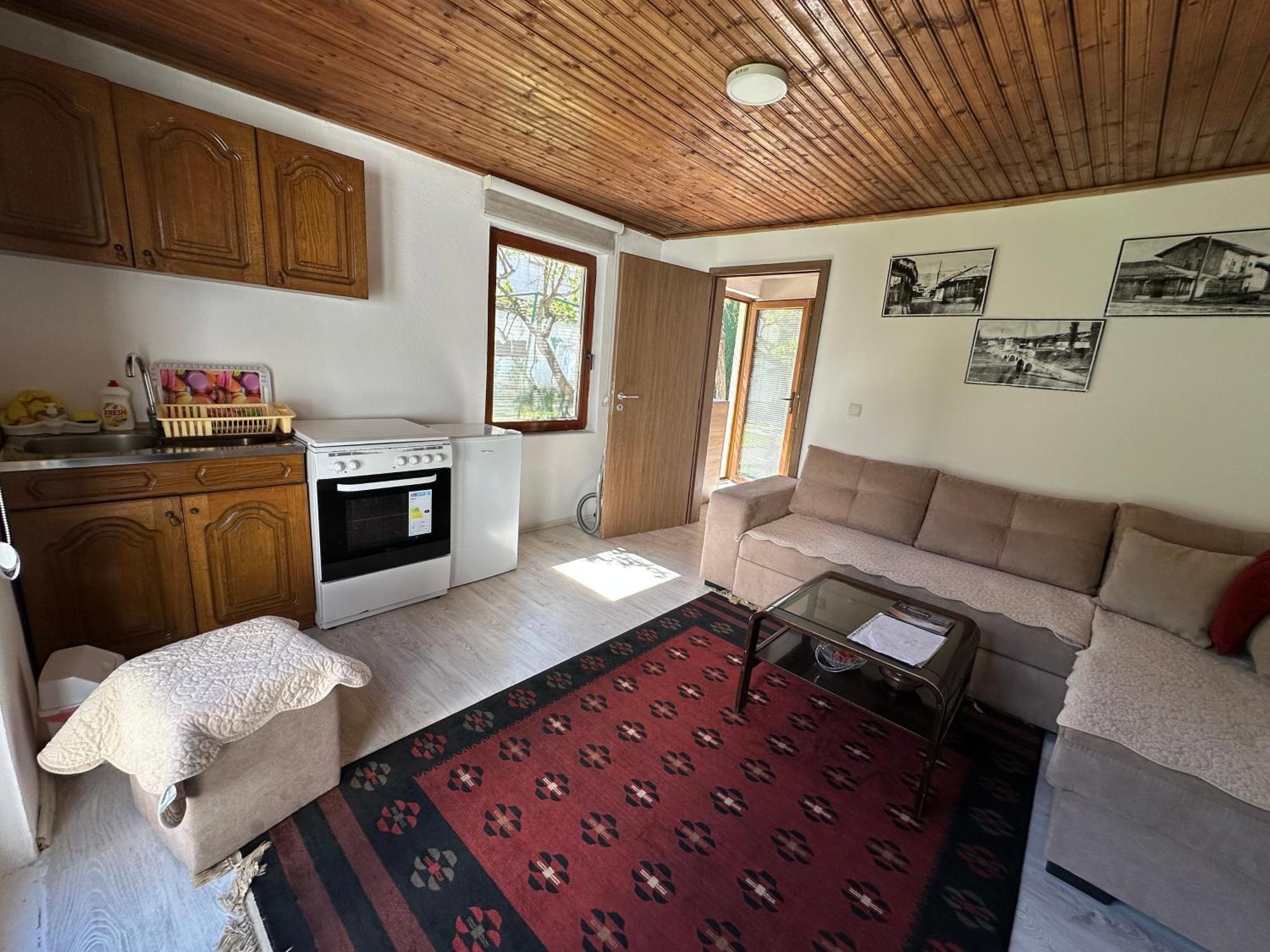 Gjakova Garden Guesthouse מראה חיצוני תמונה