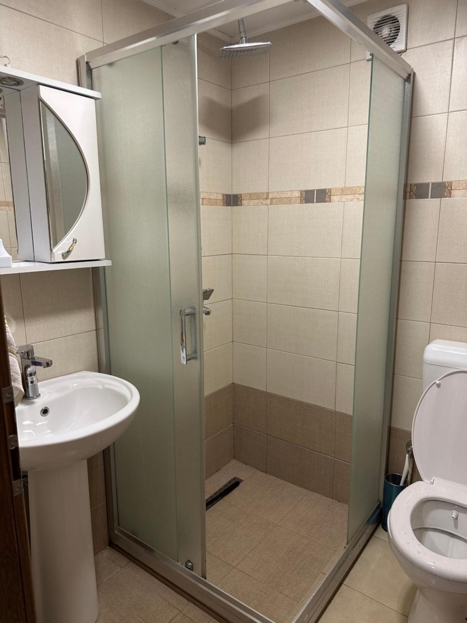 Gjakova Garden Guesthouse מראה חיצוני תמונה