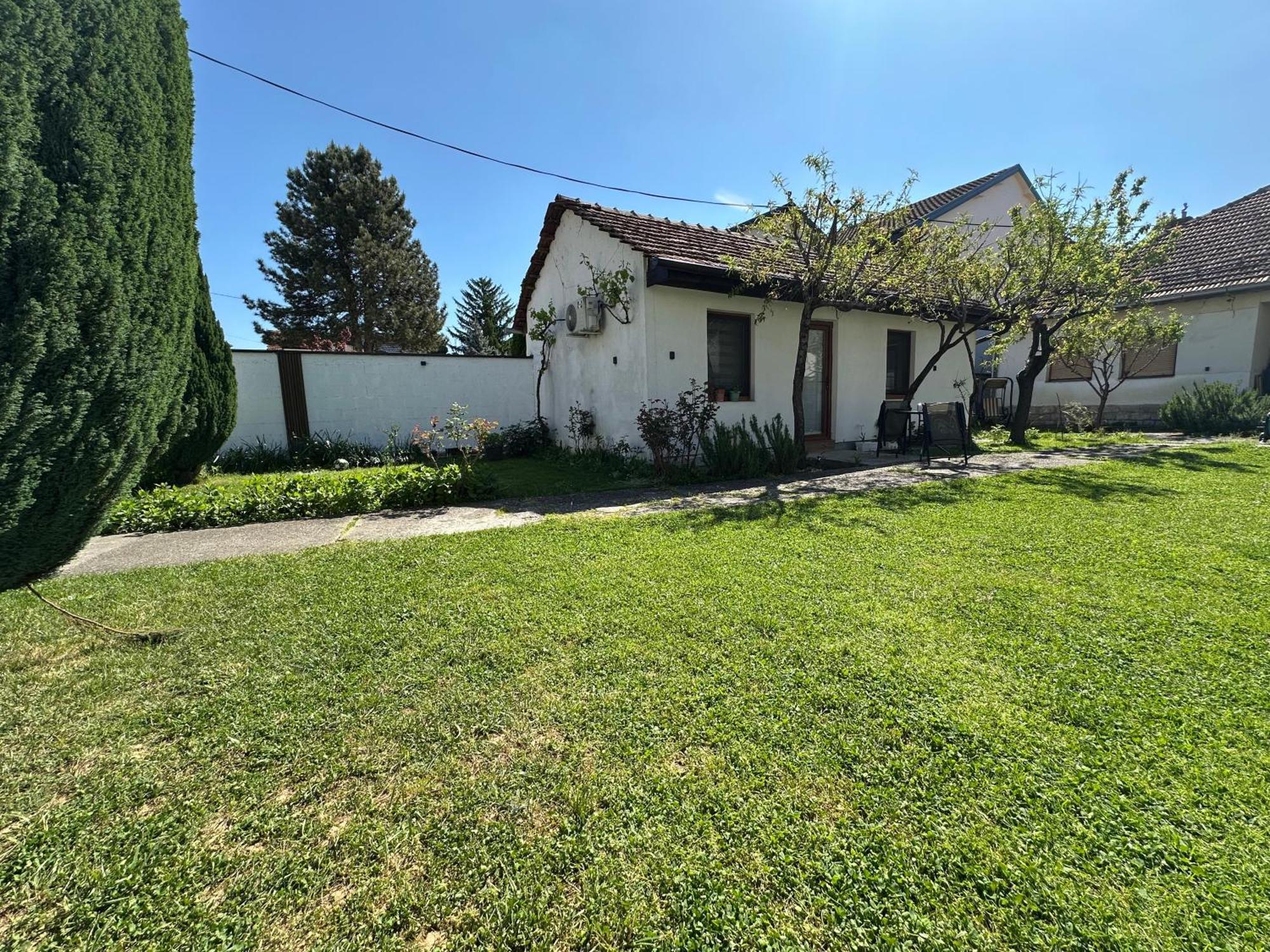 Gjakova Garden Guesthouse מראה חיצוני תמונה