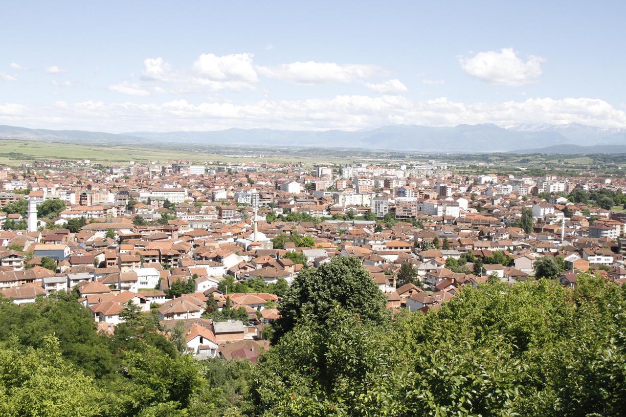 Gjakova Garden Guesthouse מראה חיצוני תמונה